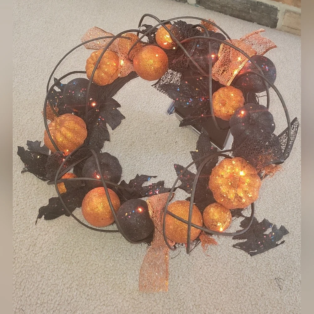 New Holiday Home LED Light up Fall Orange/Black Pumpkin Wreath HALLOWEEN